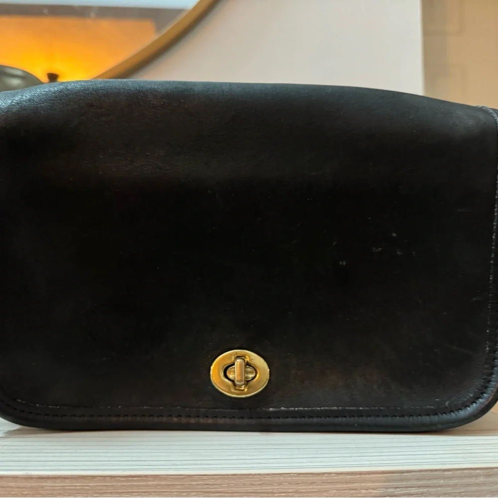 Coach Vintage Dinky Black Crossbody Bag with Gold Hardware - Picture 2 of 11